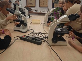 Pokazy chemiczne i warsztaty biologiczne