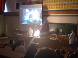 Pokazy chemiczne i warsztaty biologiczne