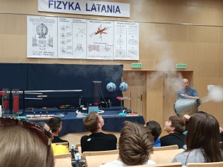 Wyjazd na Pokazy Fizyczne i zwiedzanie Narodowego Muzeum na Majdanku