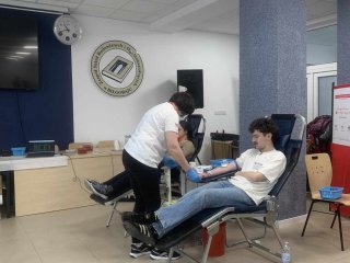 Walentynkowa Akcja w Budowlance  - Zakochaj się w honorowym krwiodawstwie