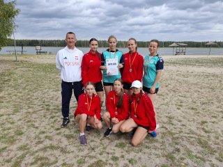 Sztafety dziewcząt i chłopców z awansem!