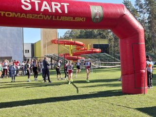 Złota sztafeta! Dziewczęta z ZSBiO najlepsze w województwie!!!