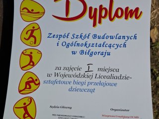 Złota sztafeta! Dziewczęta z ZSBiO najlepsze w województwie!!!