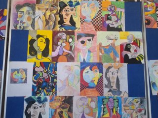 Wystawa prac plastycznych klas pierwszych LO