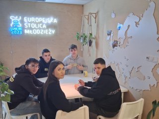 IV b TB w Hej: Przestrzeni Młodych