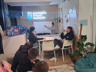 IV b TB w Hej: Przestrzeni Młodych